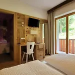 Garni Royal Ξενοδοχείο 3*