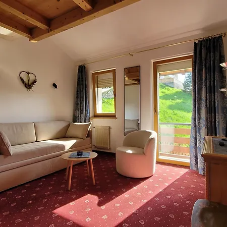 Hotel Garni Royal Arraba