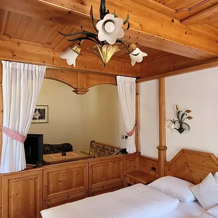 Hotel Garni Royal 3*