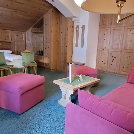 Hotel Garni Royal 3*