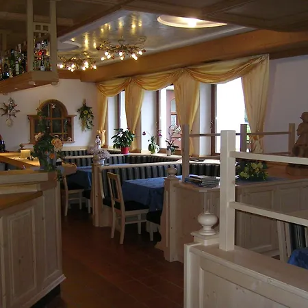 Hotel Garni Royal 3*