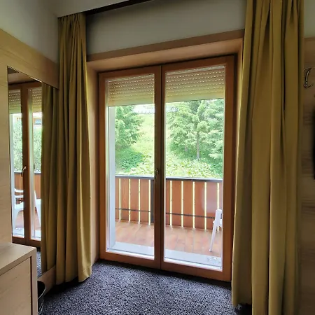 Hotel Garni Royal 3*