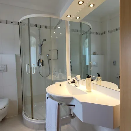 Hotell Garni Royal 3*