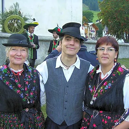 Garni Royal מלון אראבה