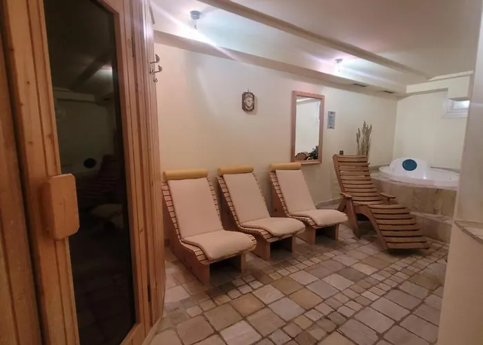 Garni Royal 3* Arraba