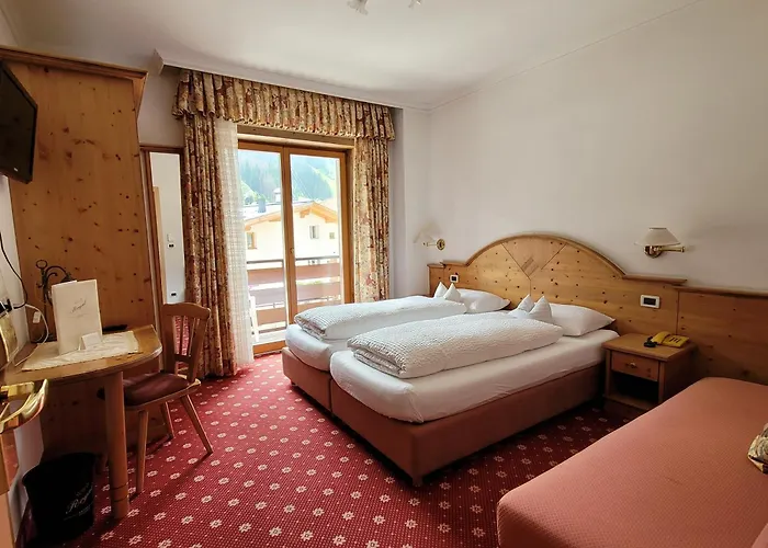Garni Royal Hotel Arraba